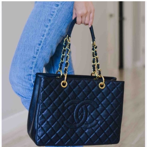 CHANEL Caviar Quilted Grand Shopping Tote GST bag - Picture 15 of 15